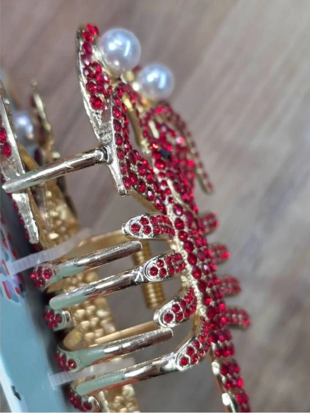 NWT Piper K Metal Lobster Rhinestoned Hair Claw Clip